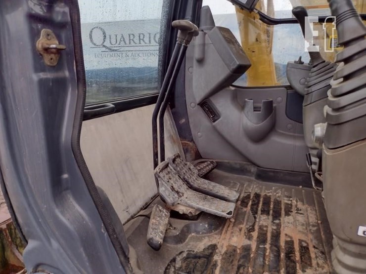 2006-deere-120c-image-12