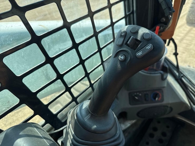2016-bobcat-s770-image-28