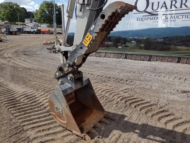 2023-takeuchi-tb280fr-image-16
