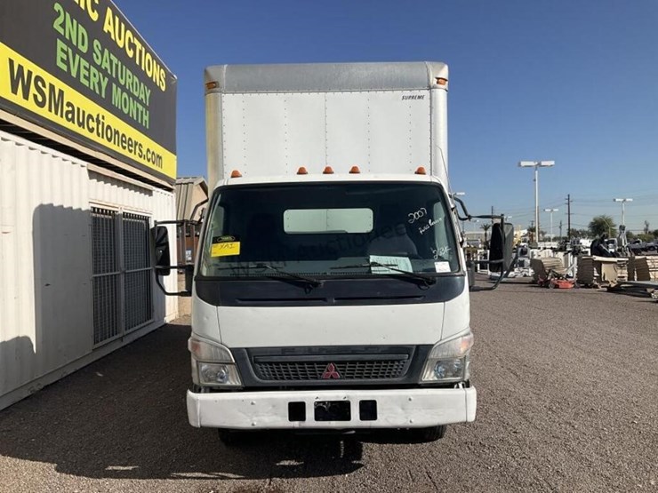 2007-mitsubishi-fuso-box-truck-image-3