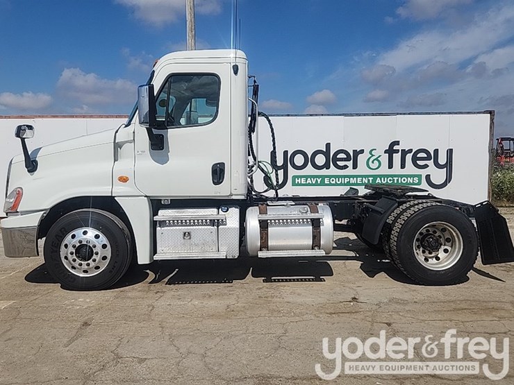 2017-freightliner-cascadia-image-2