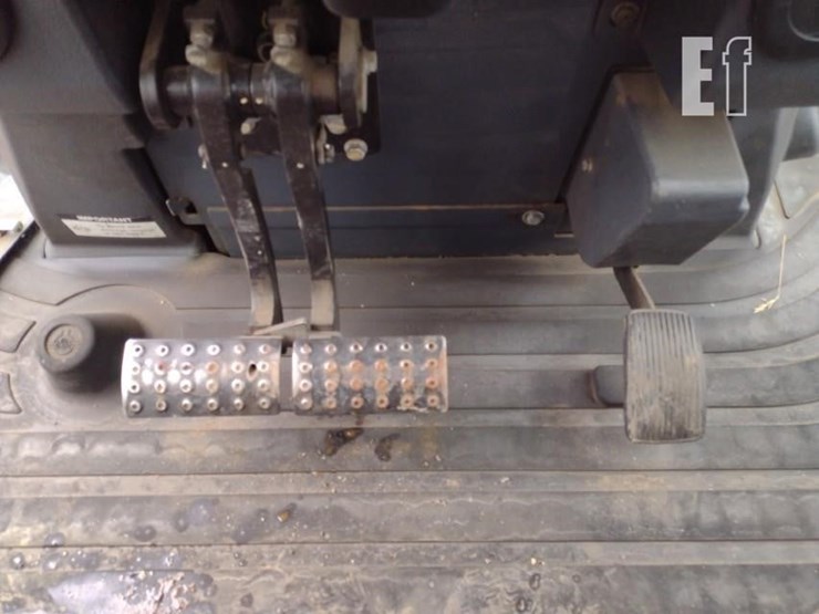 2019-deere-410l-image-7