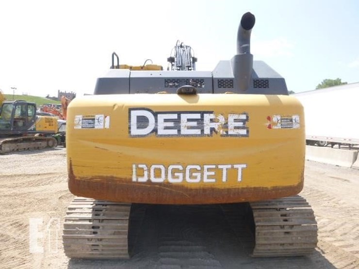 2017-deere-210g-lc-image-4