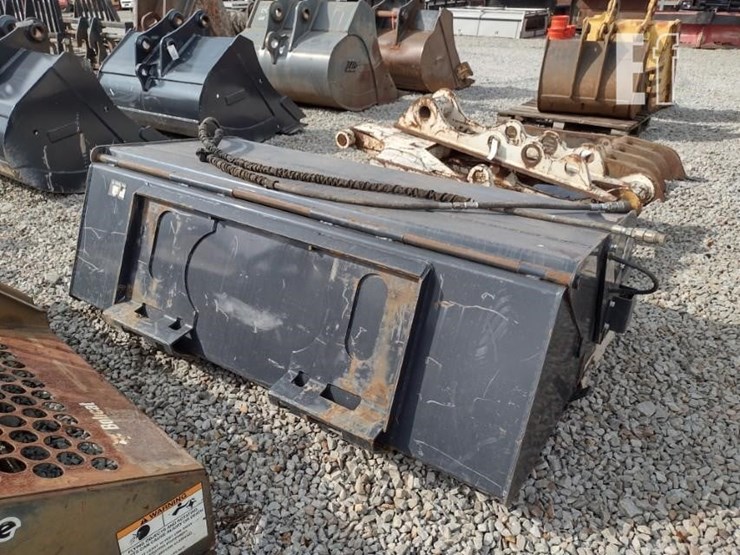 wolverine-skid-steer-broom-image-3
