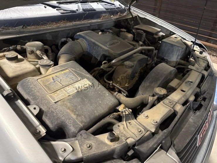 2004-gmc-envoy-sle-image-14