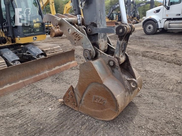 2017-deere-130g-image-17