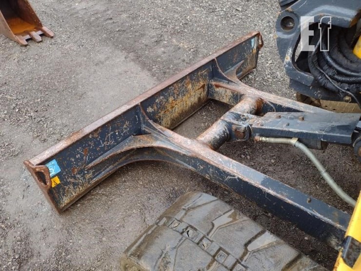 2015-deere-35g-image-24