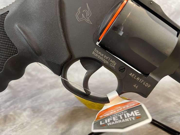 #4784-•-taurus-44-tracker-44-rem-mag-revolver,-sn:-ael817409-image-10