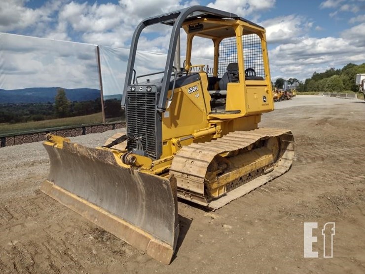 2004-deere-650h-image-40