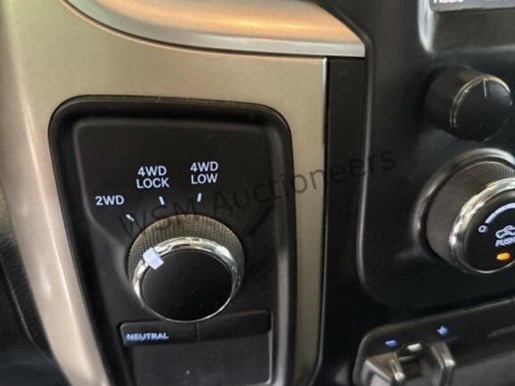 2015-ram-2500-slt-image-28