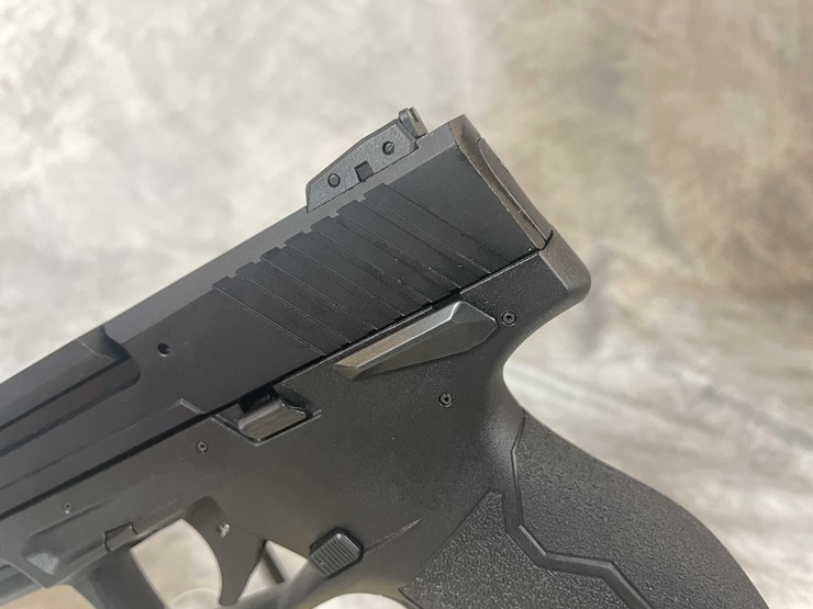 #4801-•-taurus-tx22-competition-22-lr-pistol,-sn:-1pt435457-image-19