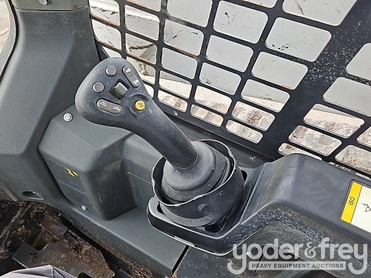 2021-bobcat-t76-image-28