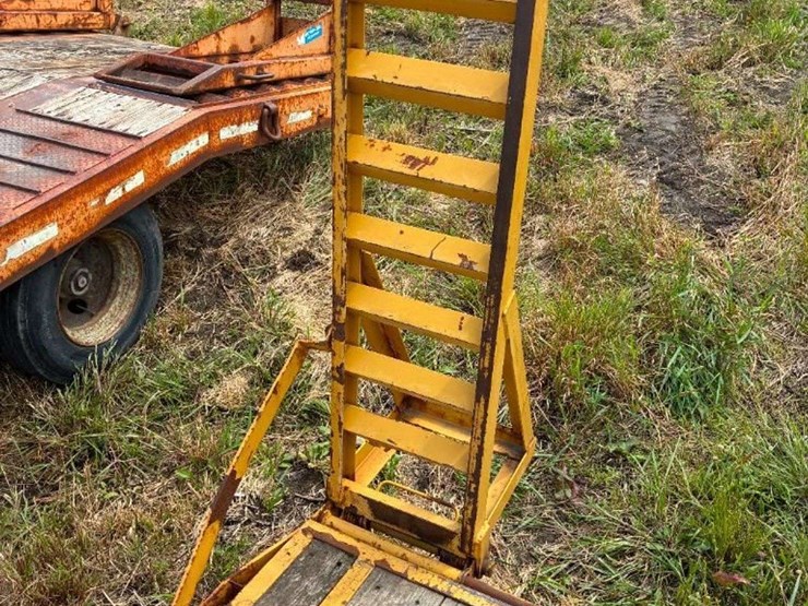 2012-18ft-deck-2-ft-dove-tail-equipment-trailer-image-18