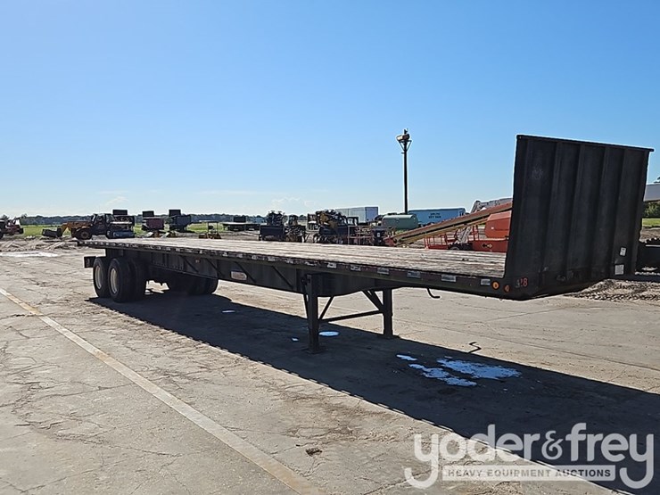 2004-clark-45'-tandem-axle-flatbed-trailer,-gvwr-66,500-lbs-image-12