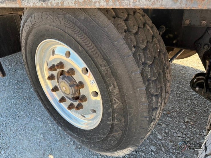 2020-western-star-4900sb-image-37