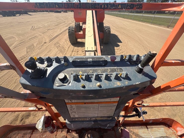 2007-jlg-600s-image-22