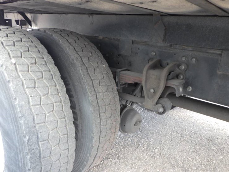 2015-hino-268a-image-8
