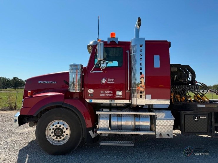 2020-western-star-4900sb-image-6