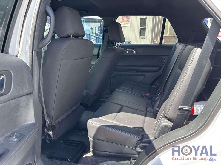 2018-ford-explorer-image-19
