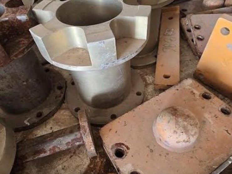tool-house-with-contents-image-12