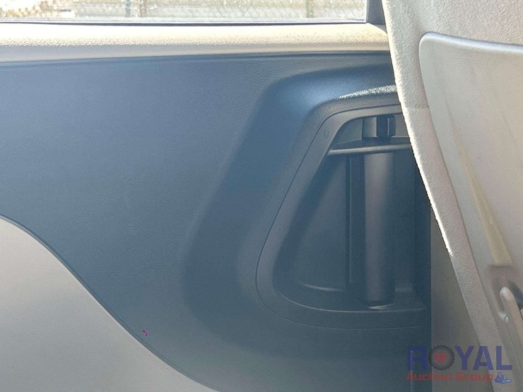 2015-dodge-grand-caravan-image-22