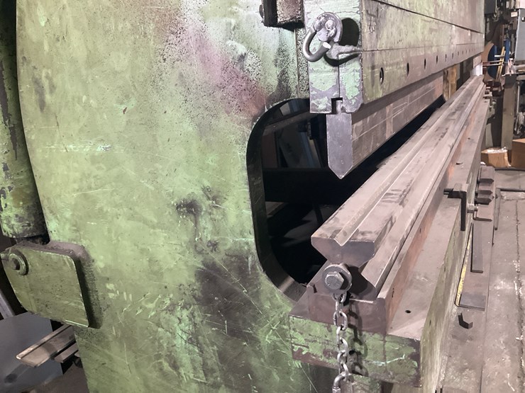 #105-•-175-ton-accur-press-brake-image-25