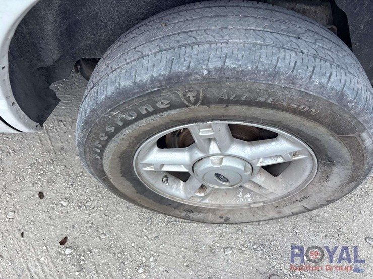 2005-ford-explorer-image-26