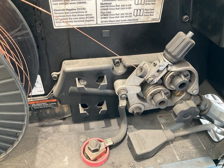 #116-•-miller-welder-252-image-12