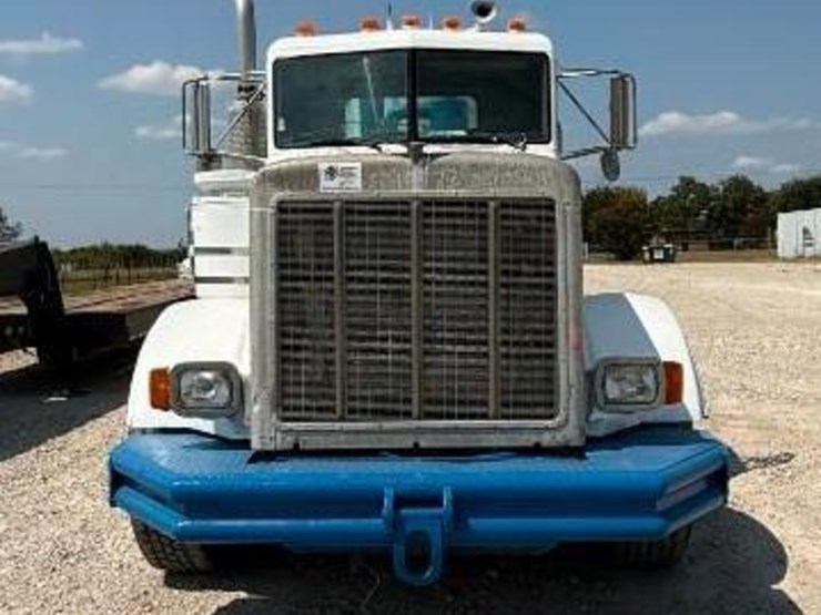 1990-peterbilt-357-image-2