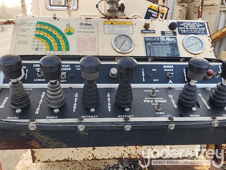 international-4900-image-19