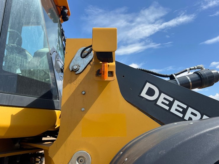 2021-deere-624p-image-25