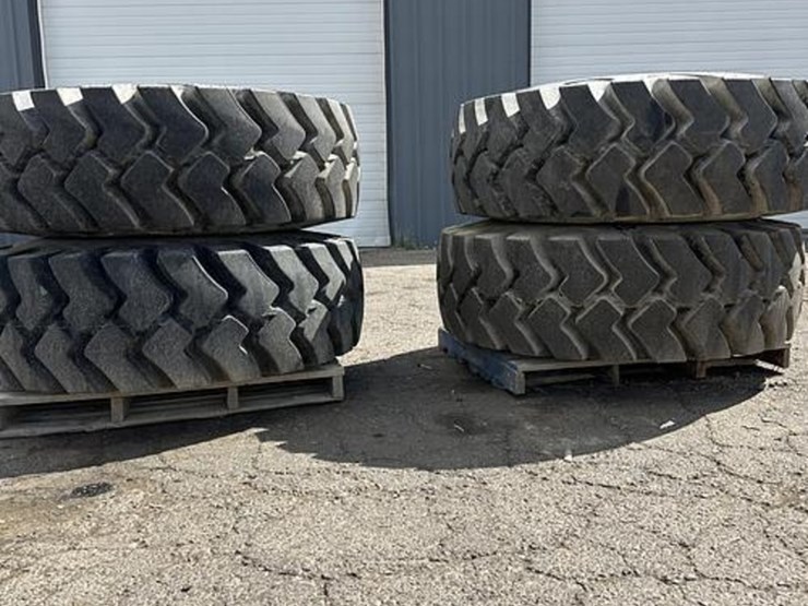 2020-firestone-20.5/25-loader-dozer-tires-image-2