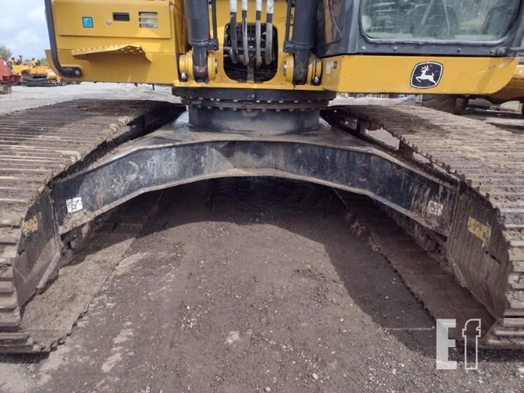 2021-deere-250g-lc-image-19