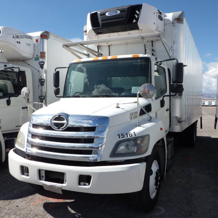 2015 HINO 268A