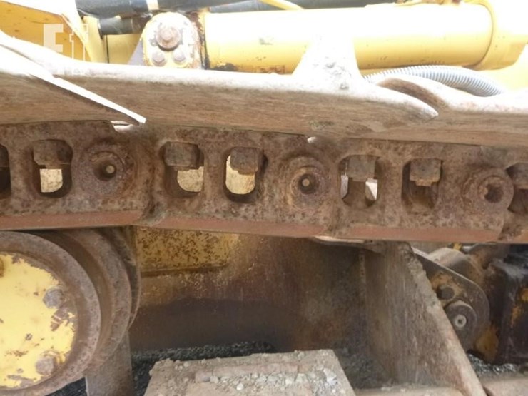 2005-caterpillar-d4g-xl-image-38