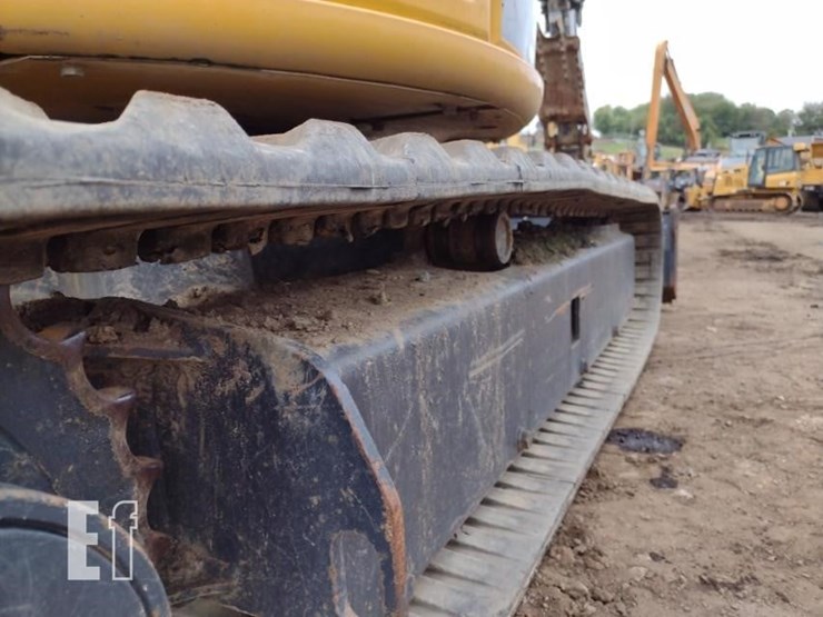 2019-deere-35g-image-40