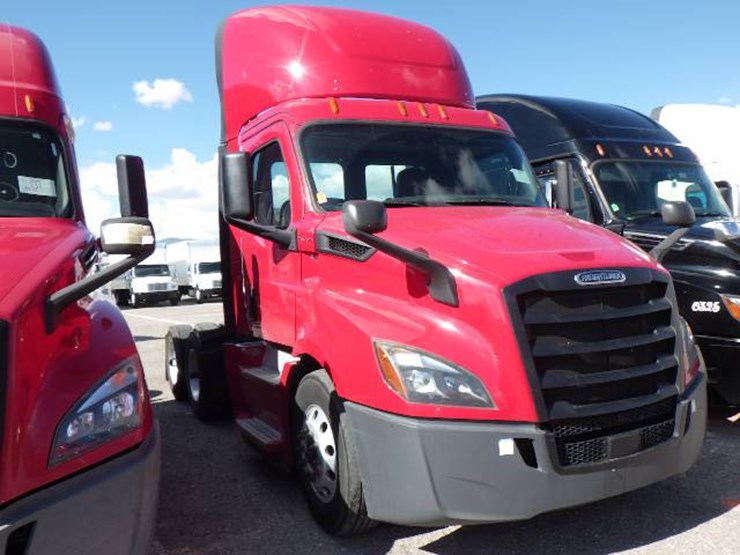 2019-freightliner-cascadia-116-image-3