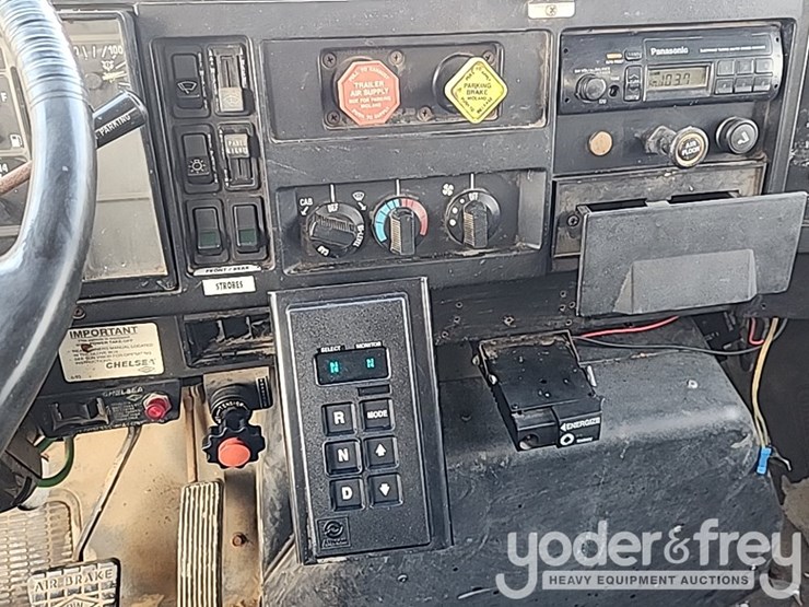 international-4900-image-39