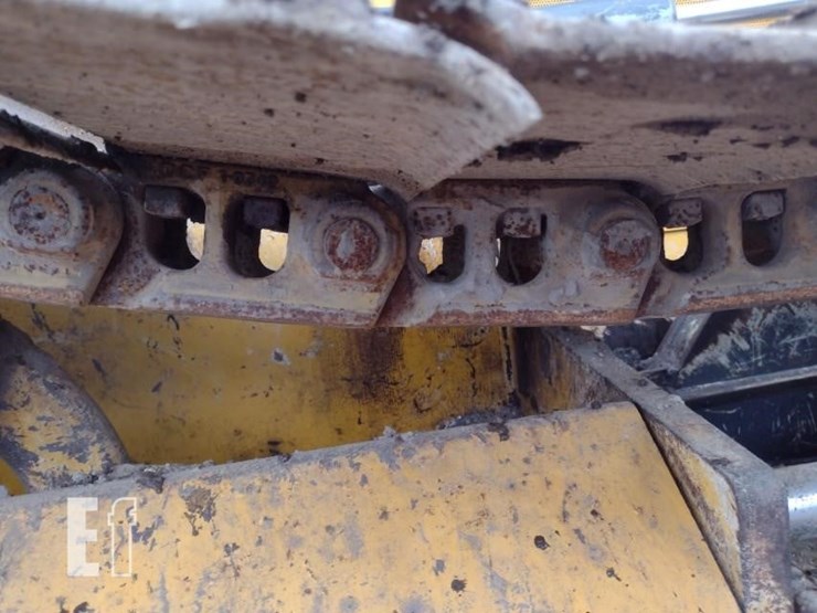 2017-deere-650k-lgp-image-36