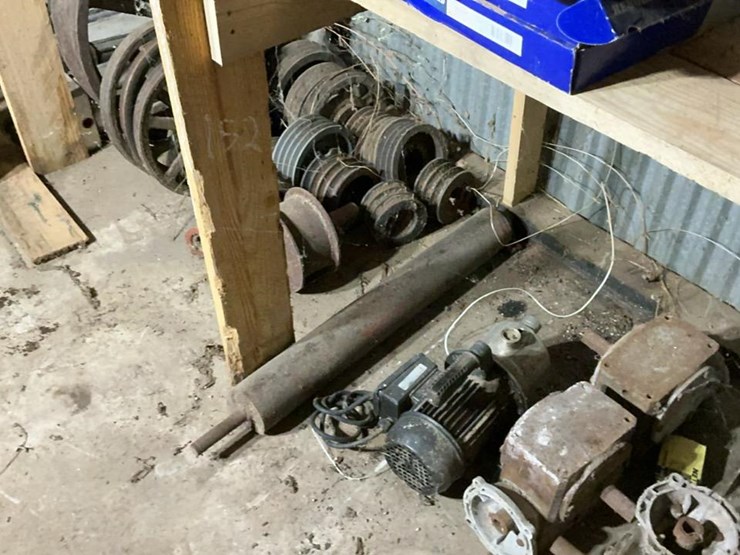 #152-•-bearings,-chains,-and-assorted-parts-image-31