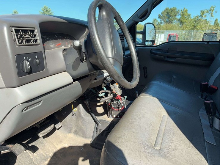 2002-ford-f550-image-34