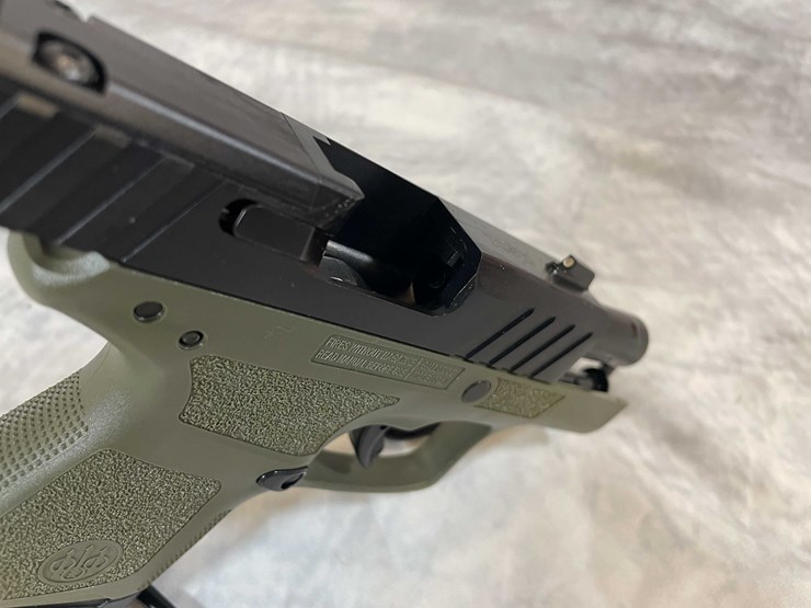 #4789-•-beretta-apx-a1-carry-9mm-luger-pistol,-sn:-axc150909-image-13