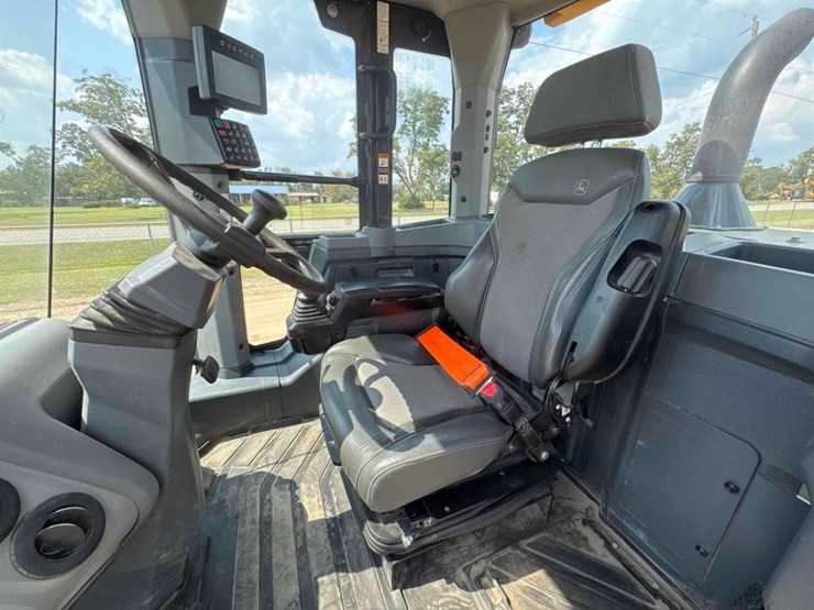 2021-deere-524p-image-24