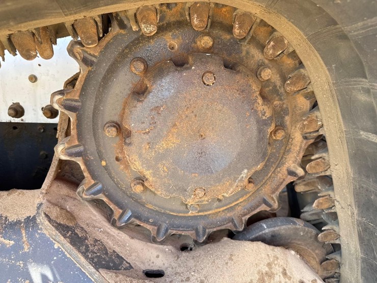 2020-bobcat-t770-image-10