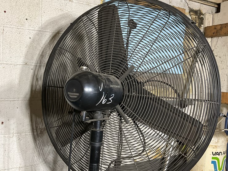 #163-•-30”-misting-fan-image-7