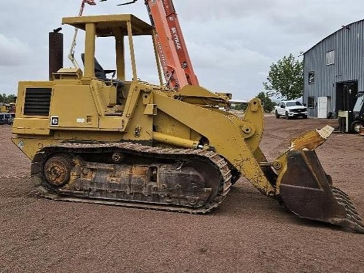 1981-caterpillar-953-image-4
