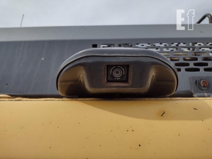 2017-deere-130g-image-47