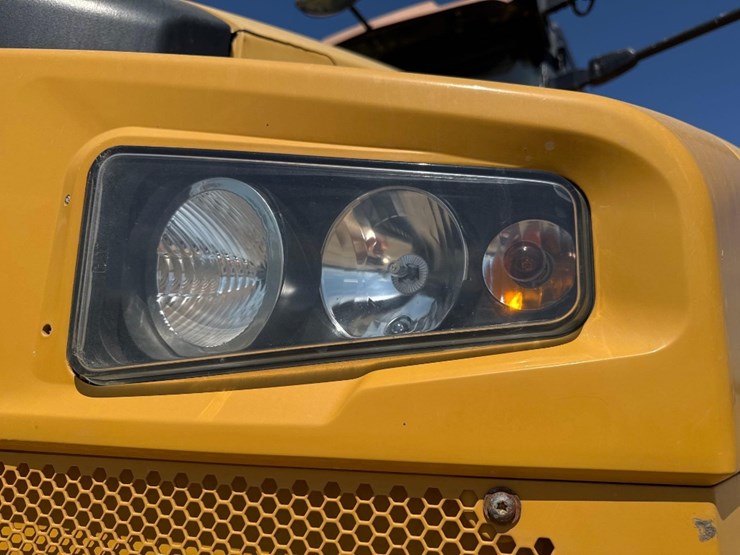 2019-caterpillar-745-image-23