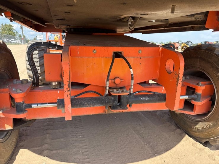 2005-jlg-660sj-image-15