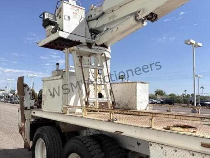 2002-oshkosh-f2146-image-6